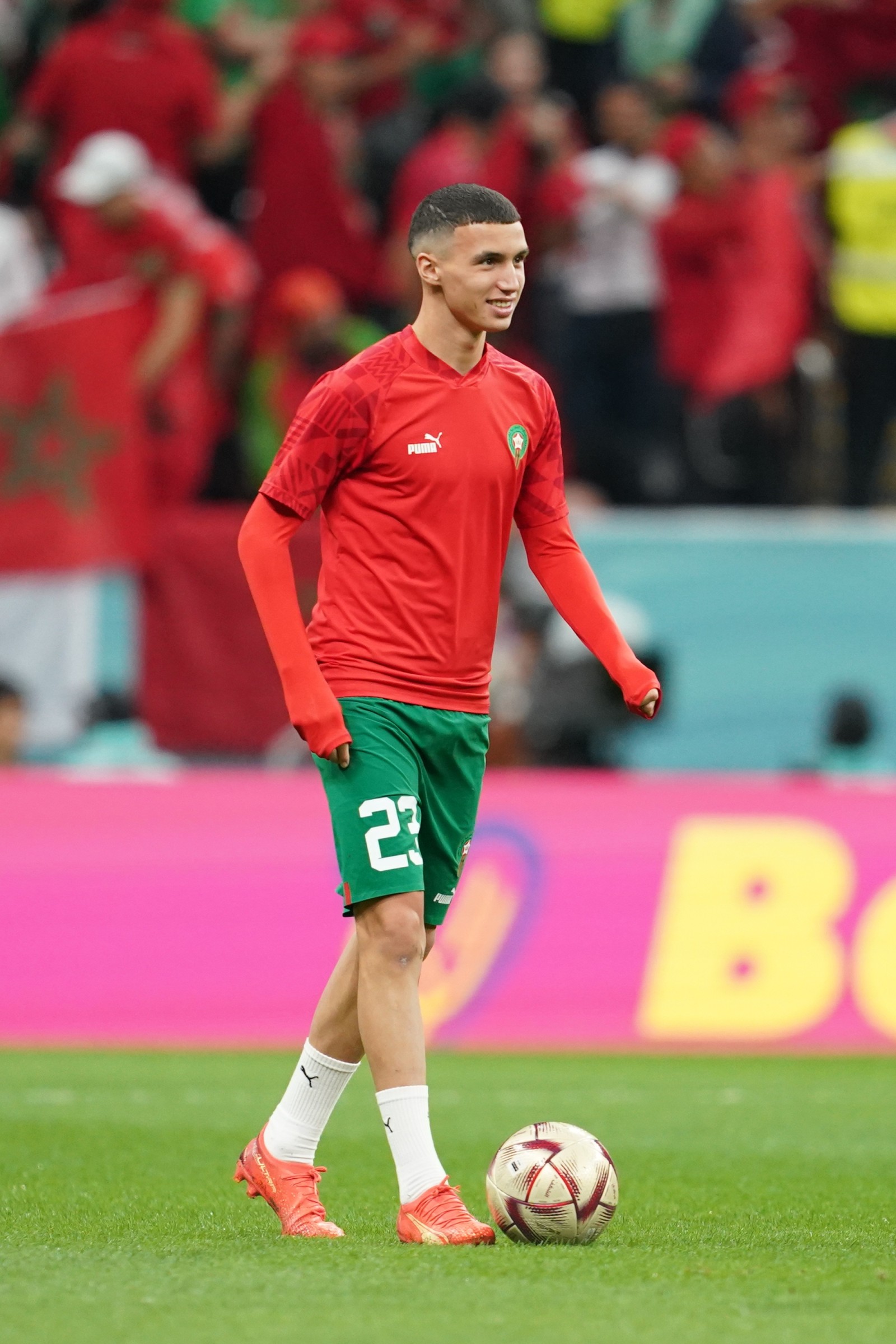 记者：纽卡已联系蓝狐中场埃尔哈努斯团队，询问转会条件