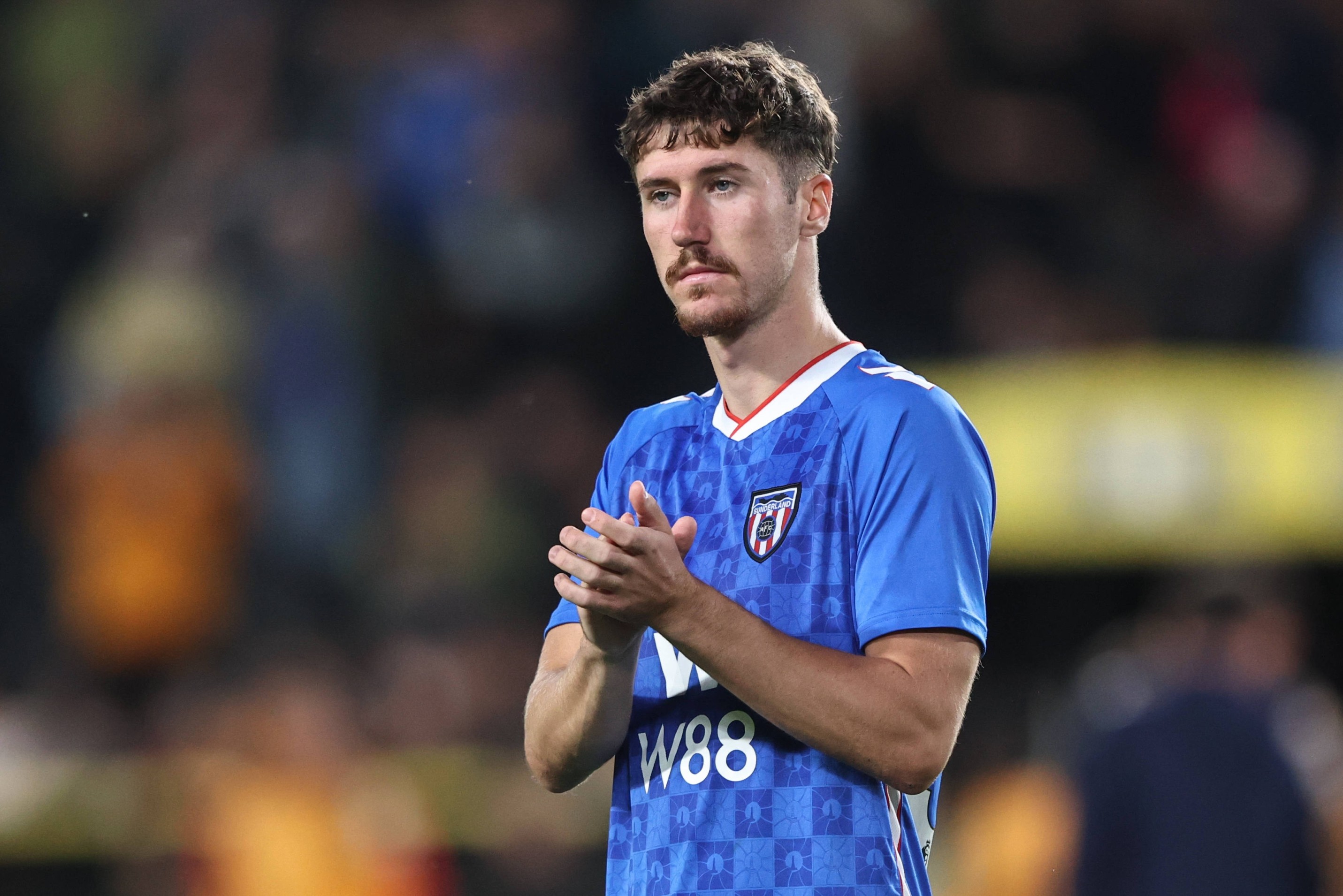 记者：沃尔夫斯堡出价1000万镑求购桑德兰后卫特雷-休姆